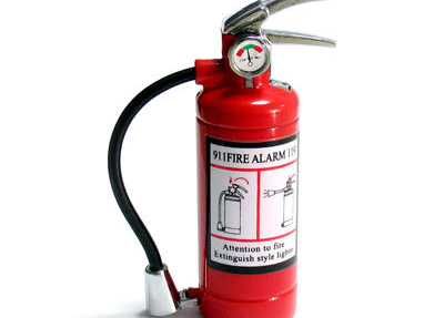 消防安全牢記心間——軍訓旅開展消防器材操作培訓